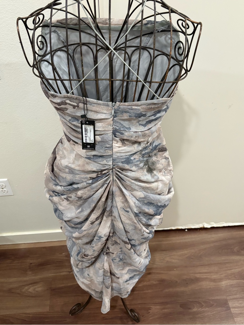 PrettyLittleThing Strapless Draped Ruched Dress in Gray Blue Taupe Watercolor - Picture 4 of 6